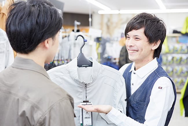 店舗事業本部 Bグループ 枚方堂山店 店長　森本　崇人